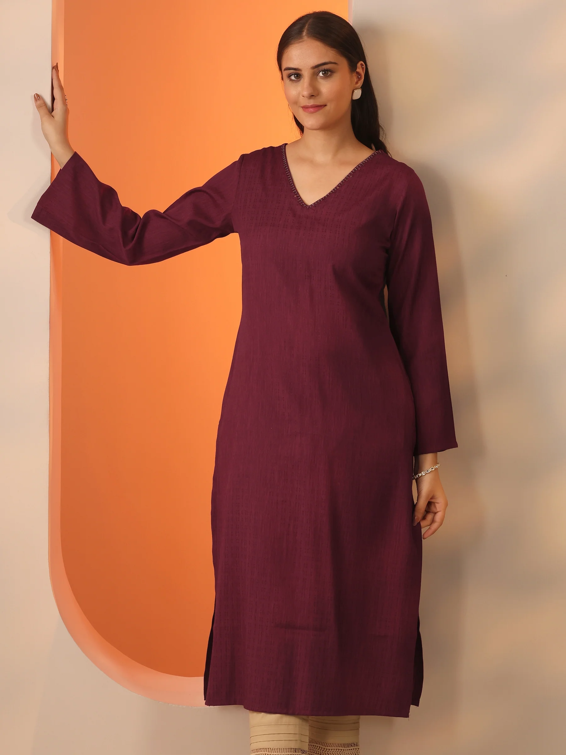 58262_5Main.webp Maroon Solid Rayon Straight Kurta - Image 1